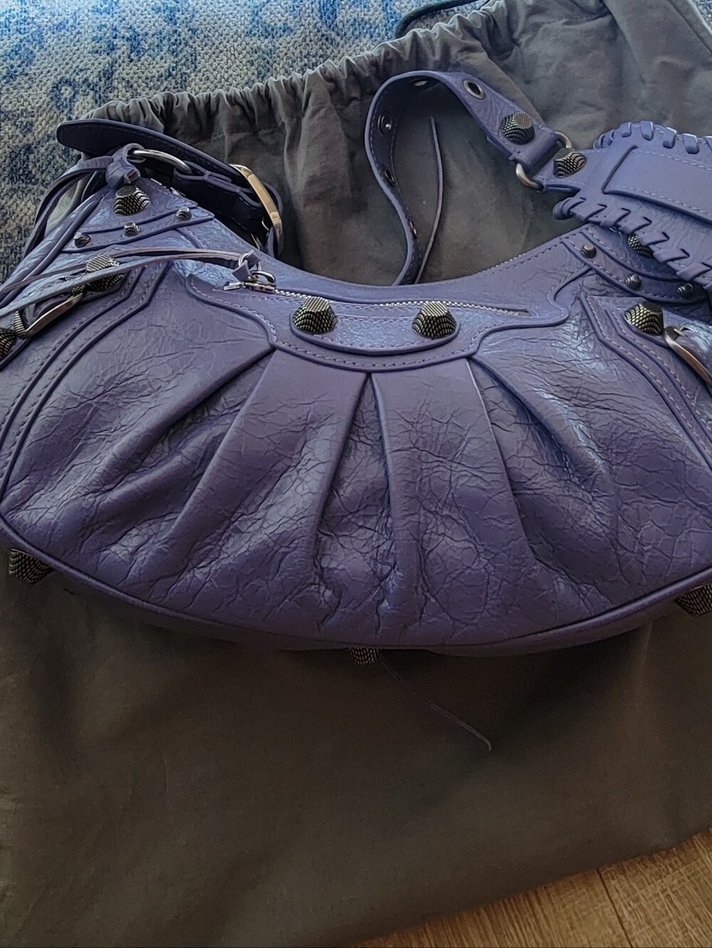 Balenciaga Le Cagole Shoulder Bag. Mauve Item Tag - Authentic Brand Label